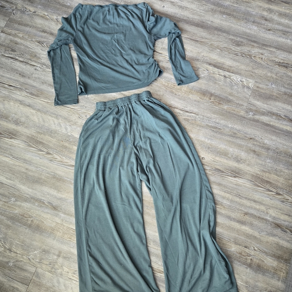 Teal Long Sleeve Top and Wide-Leg Pants Set - Picture 2 of 9